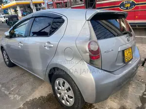 Toyota Aqua 2012 Car (Used)