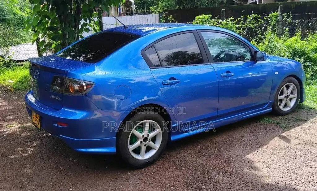 Mazda Axela 2005 Car (Used)
