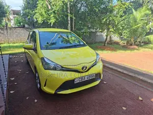 Toyota Vitz 2015 Car (Used)