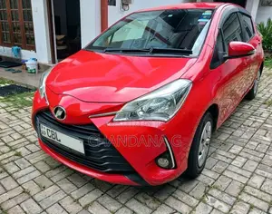 Toyota Vitz 2017 Car (Used)