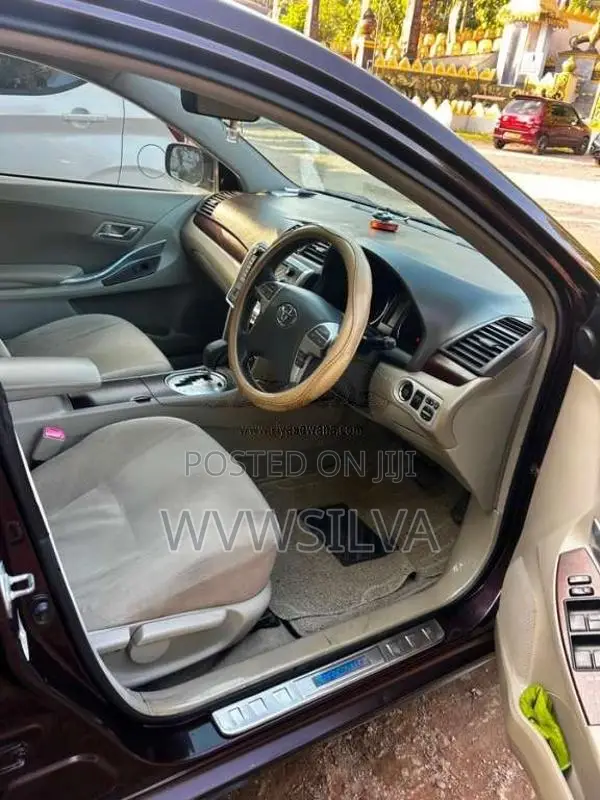Toyota Premio 2012 Car (Used)