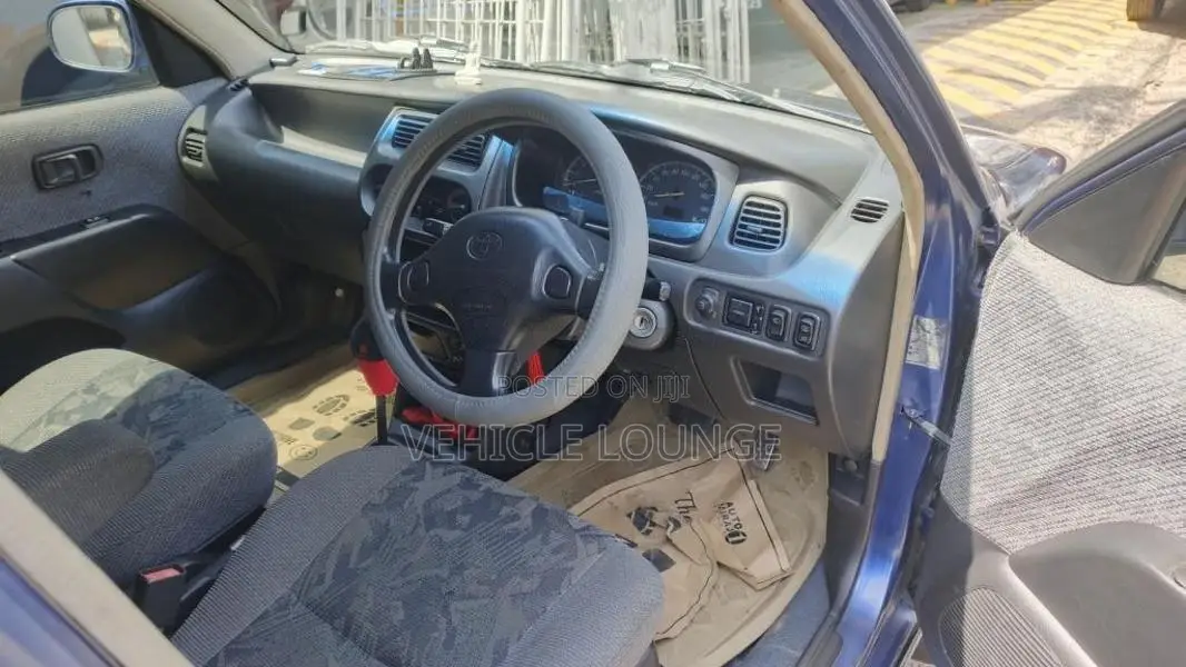 Toyota Duet 2000 Car (Used)
