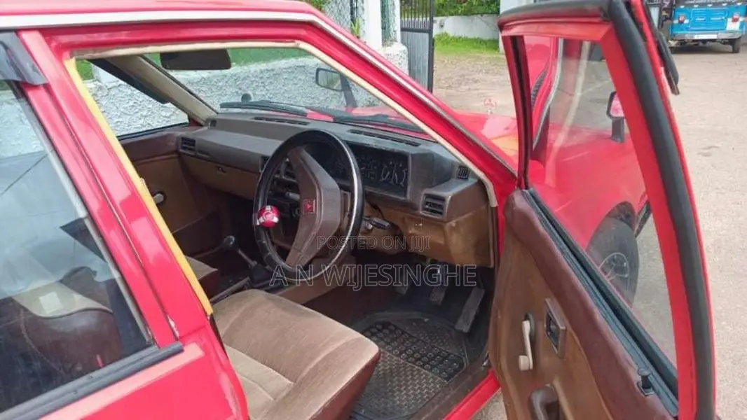 Mitsubishi Lancer Box 1981 Car (Used)