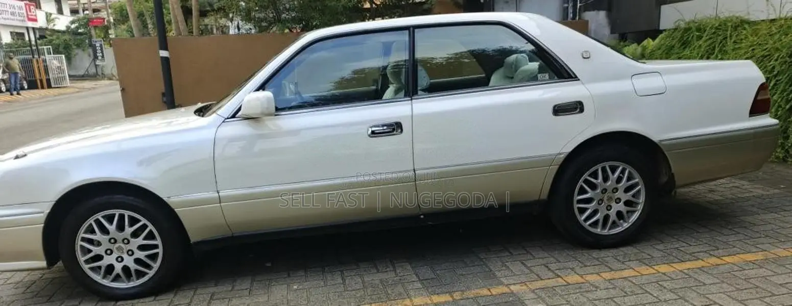 Toyota Crown 1996 Car (Used)