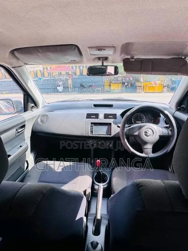 Suzuki Swift 2010 Car (Used)