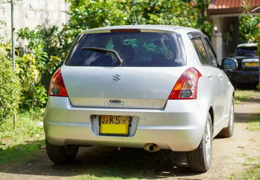 Suzuki Swift 2010 Car (Used)