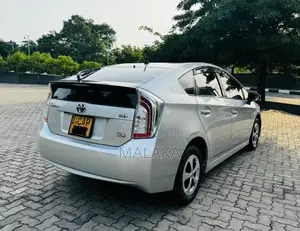 Toyota Prius G Grade 3rd Generation 2016 Car (Used)