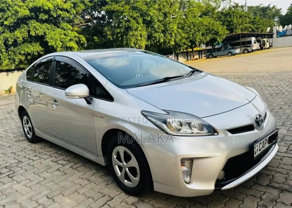 Toyota Prius G Grade 3rd Generation 2016 Car (Used)