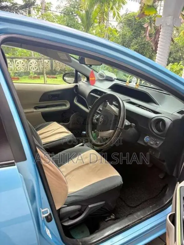 Toyota Aqua 2012 Car (Used)
