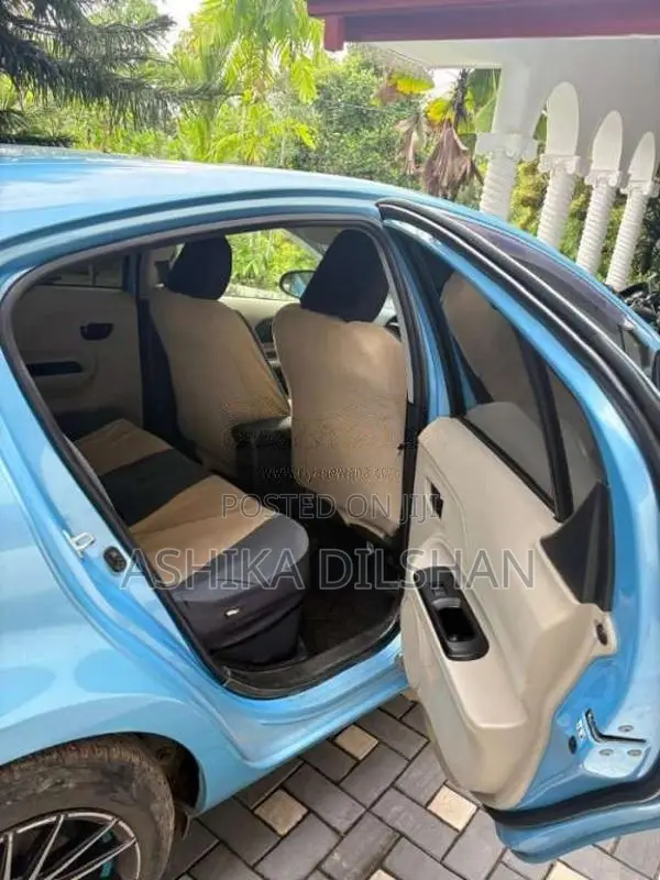 Toyota Aqua 2012 Car (Used)
