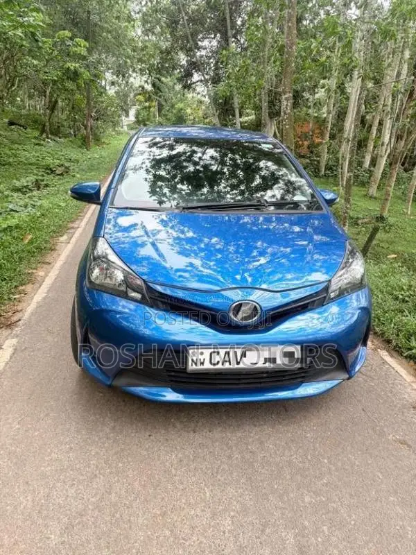 Toyota Vitz 2014 Car (Used)