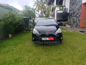 Toyota Vitz 2017 Car (Used)
