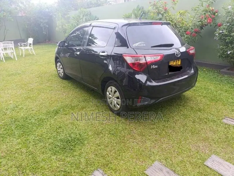 Toyota Vitz 2017 Car (Used)