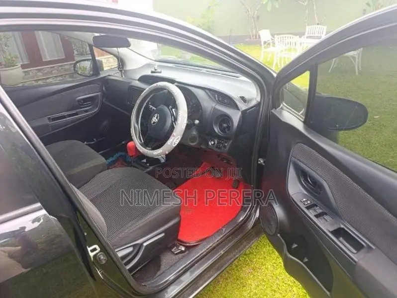 Toyota Vitz 2017 Car (Used)