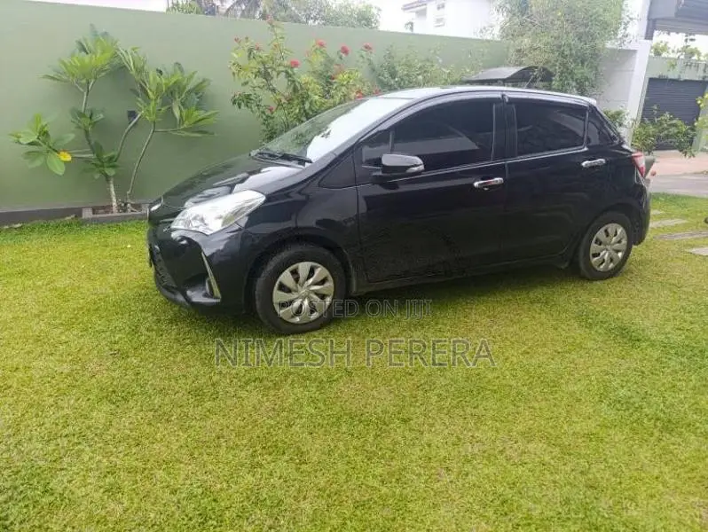 Toyota Vitz 2017 Car (Used)