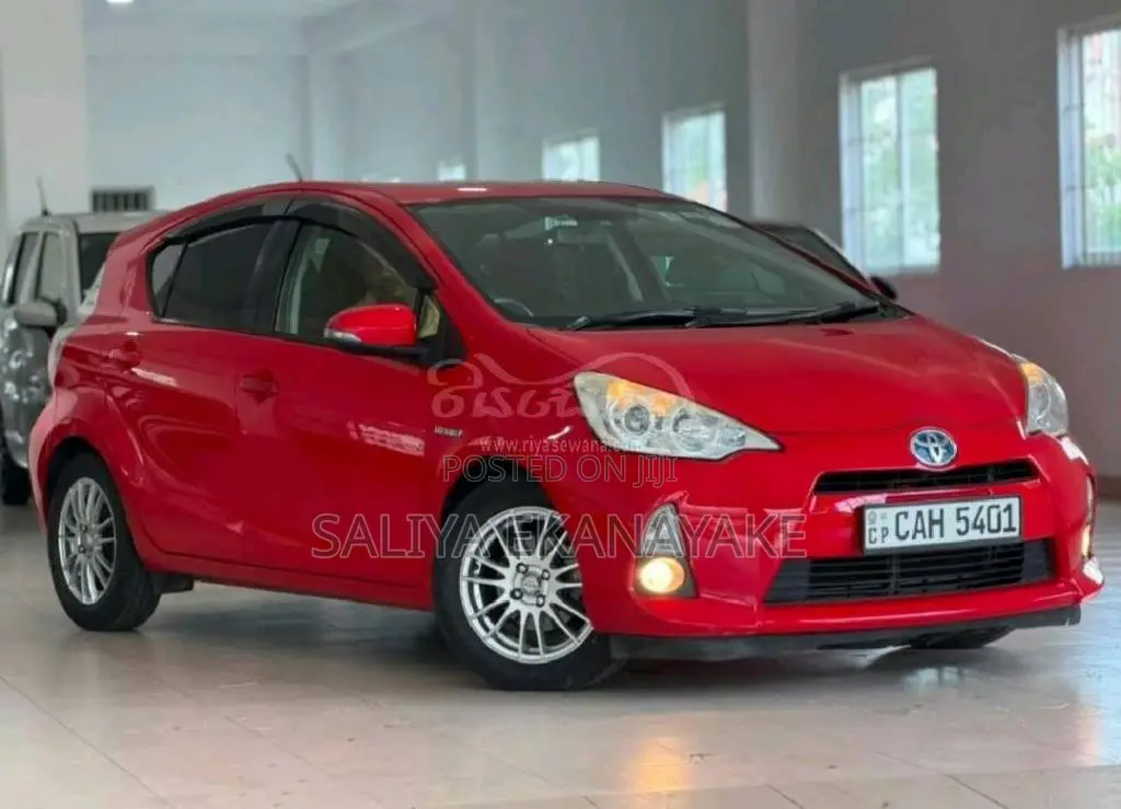 Toyota Aqua G Grade 2015 Car (Used)