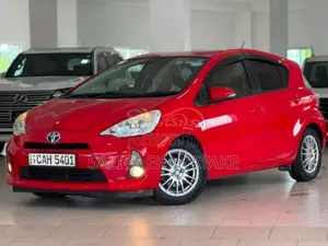 Toyota Aqua G Grade 2015 Car (Used)