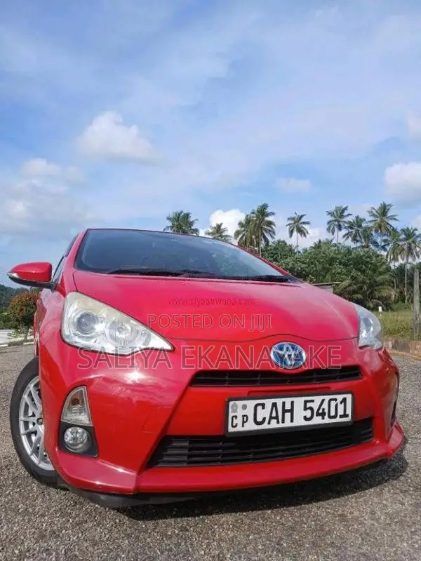 Toyota Aqua G Grade 2015 Car (Used)