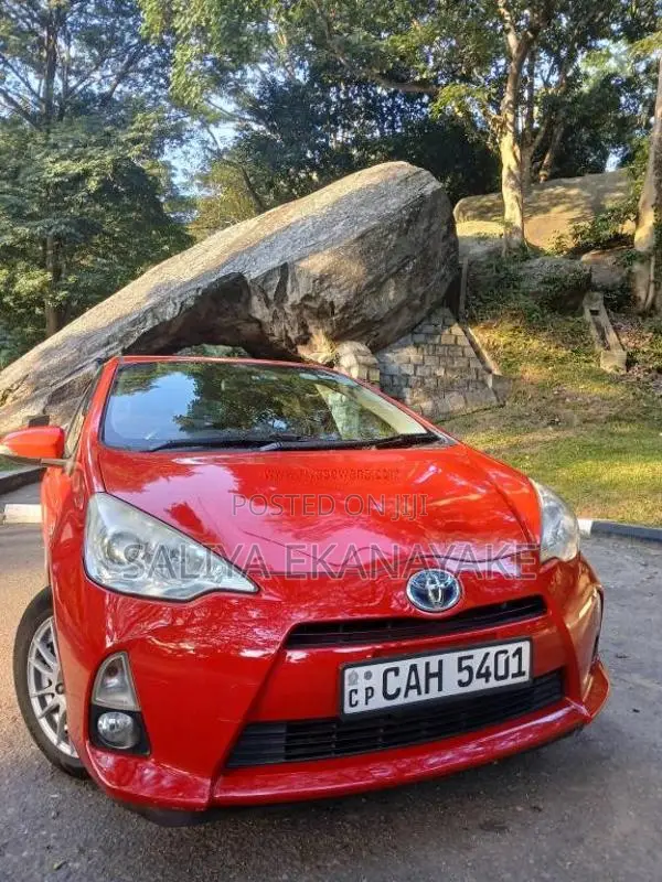 Toyota Aqua G Grade 2015 Car (Used)