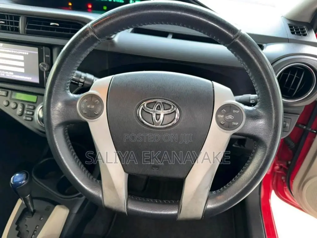 Toyota Aqua G Grade 2015 Car (Used)