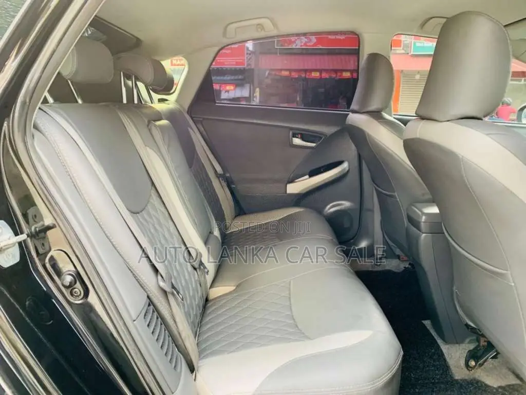 Toyota Prius 2011 Car (Used)