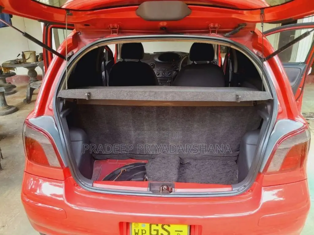 Toyota Vitz 1999 Car (Used)