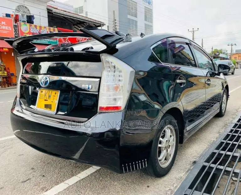 Toyota Prius 2011 Car (Used)