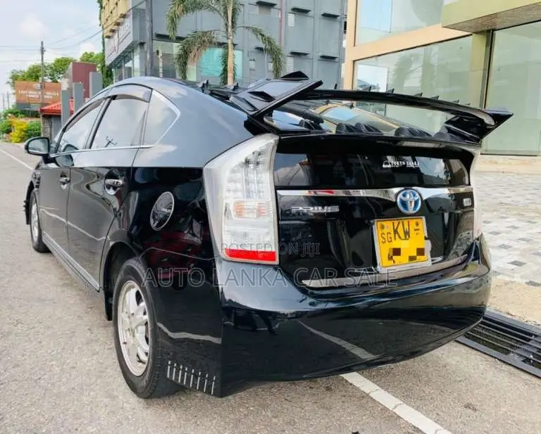 Toyota Prius 2011 Car (Used)