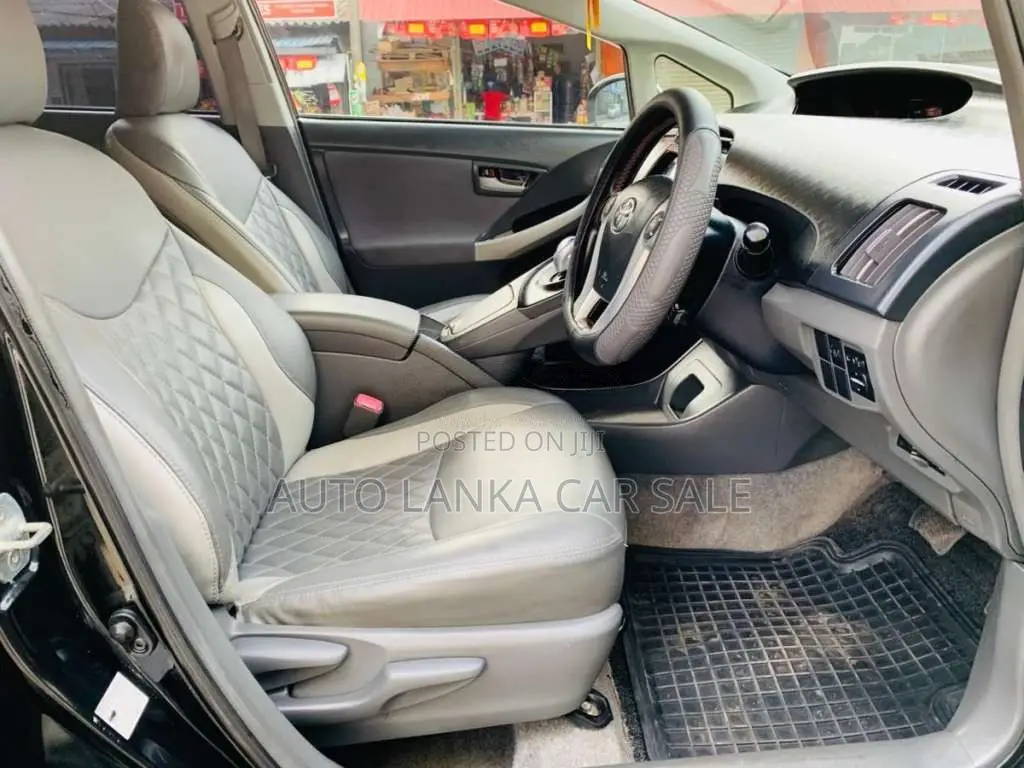 Toyota Prius 2011 Car (Used)