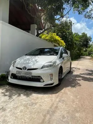 Toyota Prius 2012 Car (Used)