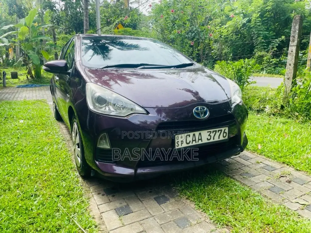 Toyota Aqua S 2014 Car (Used)