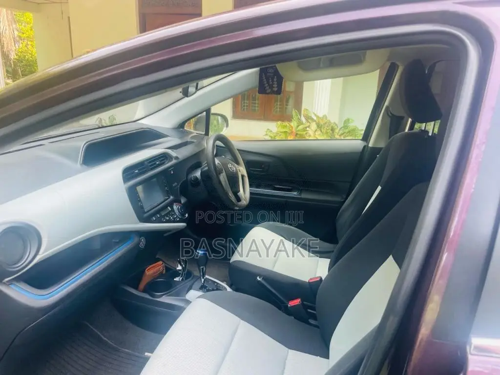 Toyota Aqua S 2014 Car (Used)