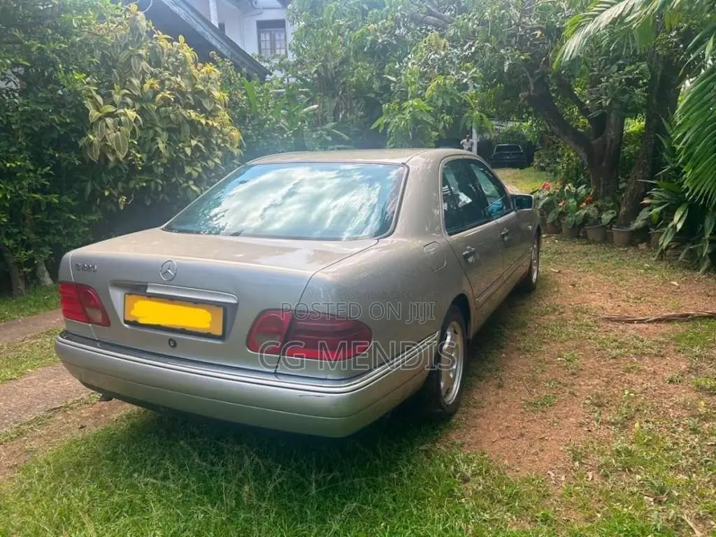 Mercedes-Benz W210 1998 Car (Used)