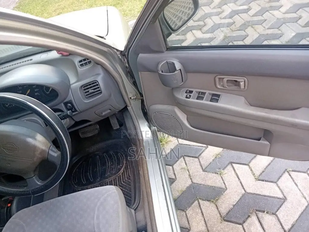 Nissan March K11 2001 Car (Used)