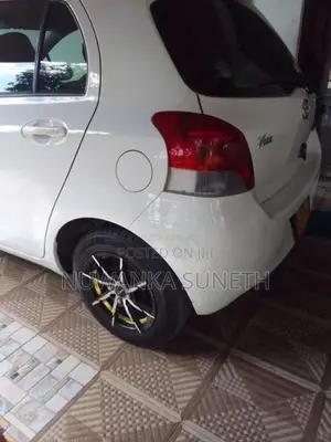 Toyota Vitz 2008 Car (Used)