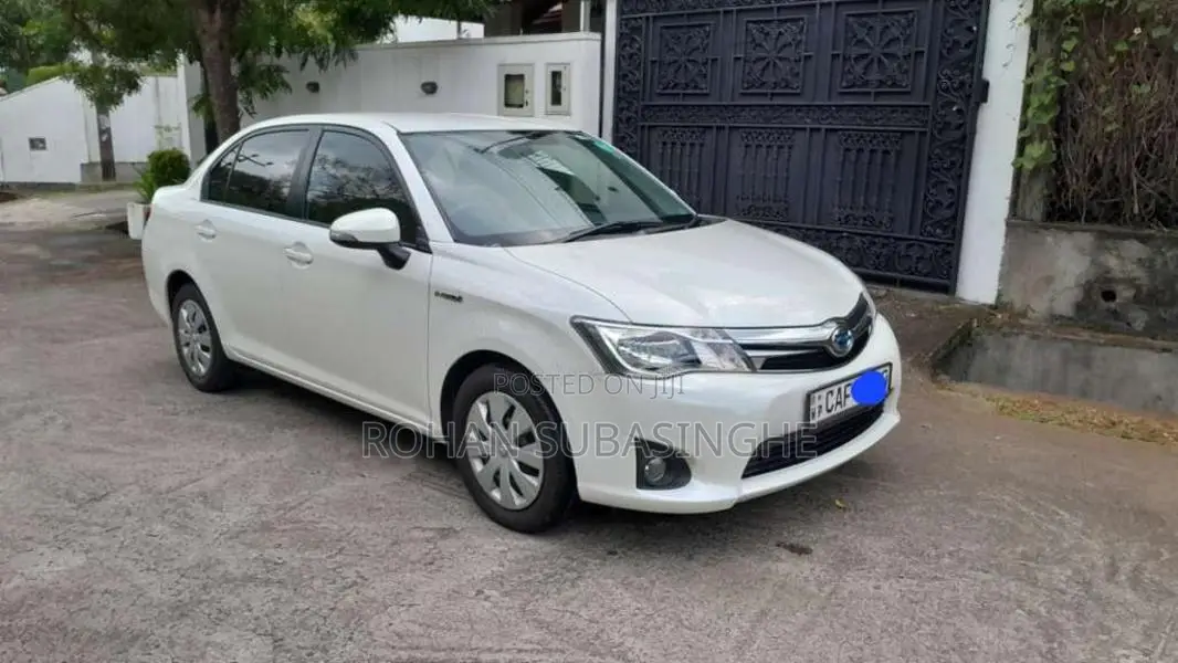 Toyota Axio Hybrid 2015 Car (Used)