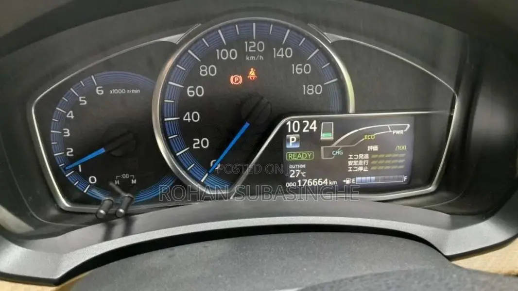 Toyota Axio Hybrid 2015 Car (Used)