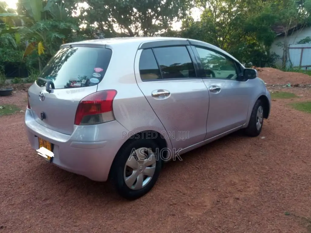 Toyota Vitz 2008 Car (Used)