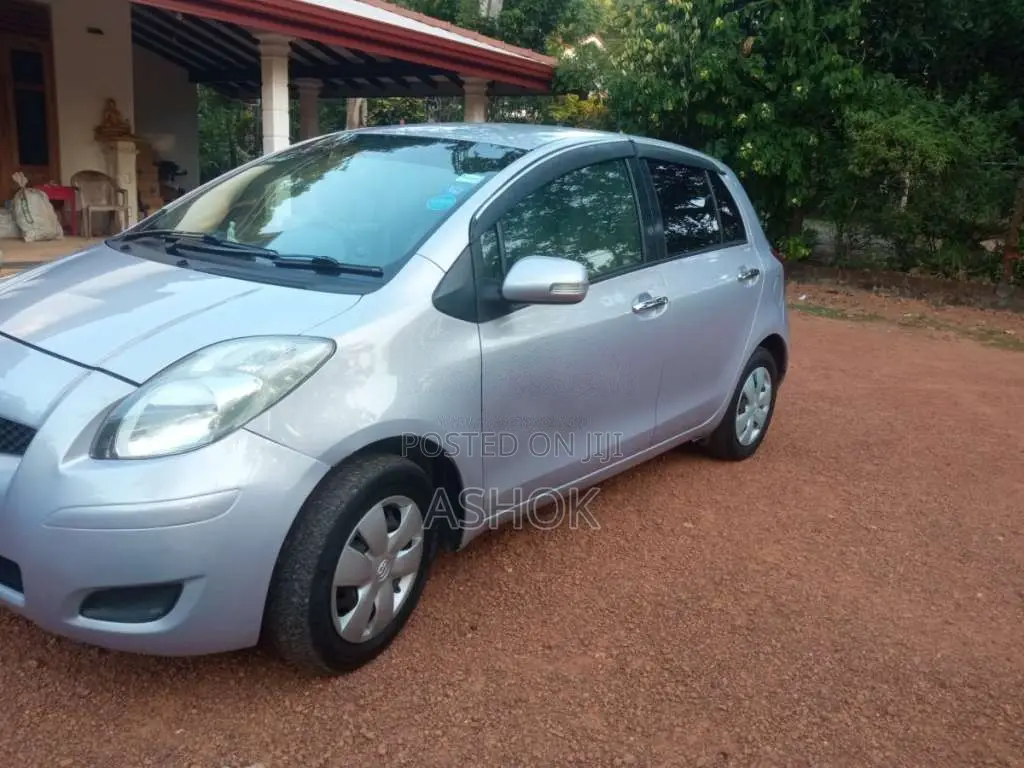 Toyota Vitz 2008 Car (Used)