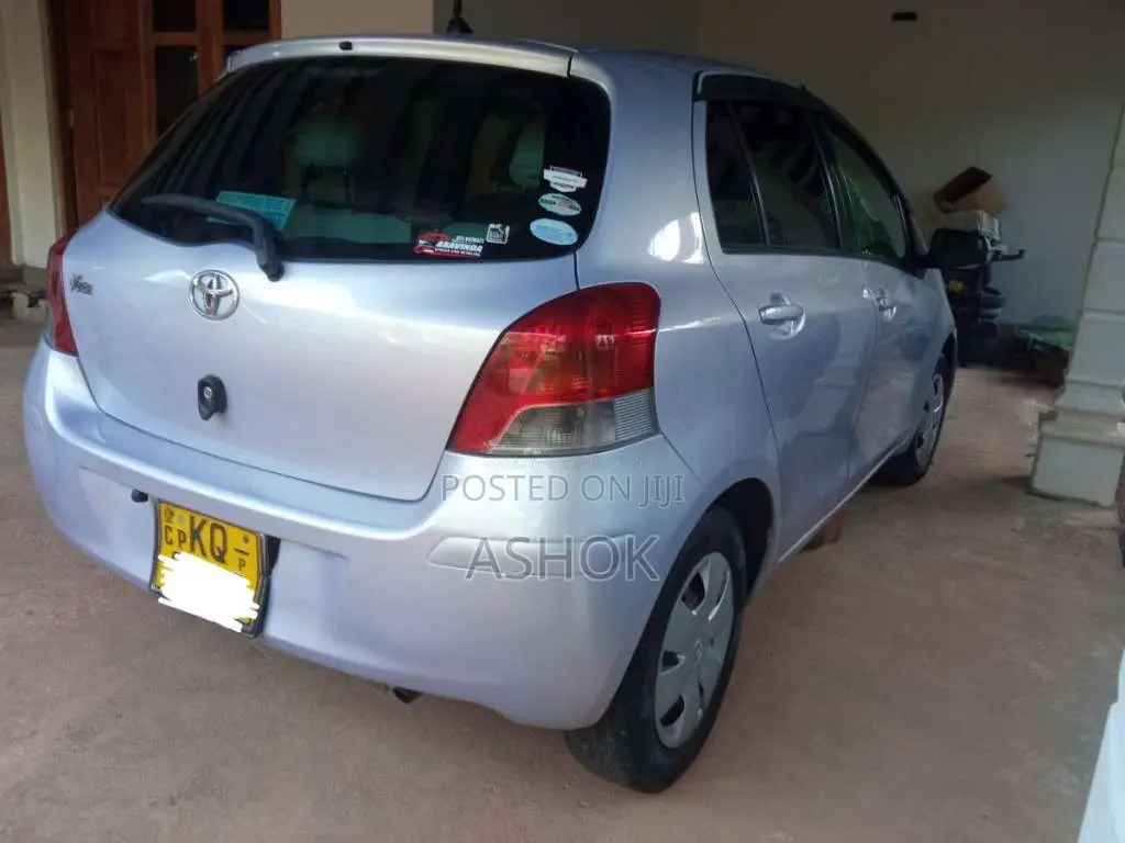Toyota Vitz 2008 Car (Used)
