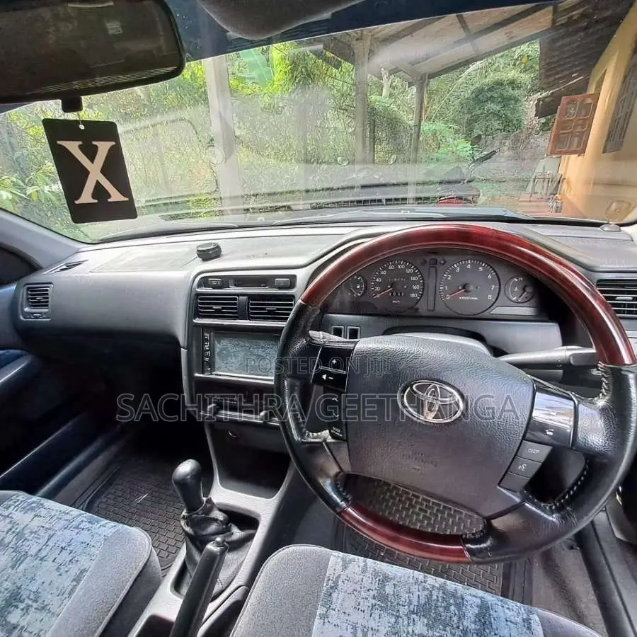 Toyota Corona 1996 Car (Used)