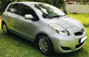 Toyota Vitz 2008 Car (Used)