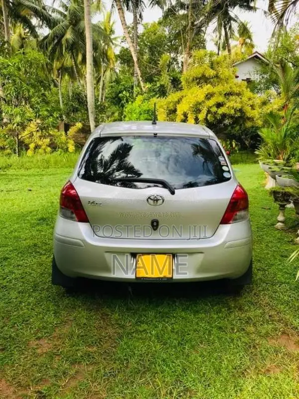 Toyota Vitz 2008 Car (Used)
