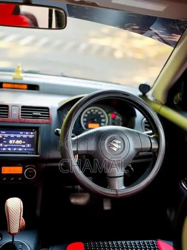 Suzuki Swift 2004 Car (Used)