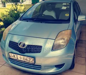 Toyota Vitz 2007 Car (Used)
