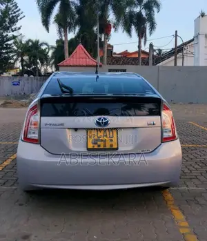 Toyota Prius 2012 Car (Used)