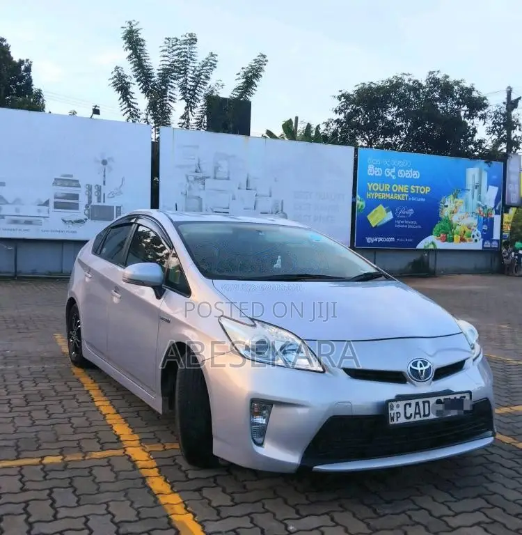 Toyota Prius 2012 Car (Used)