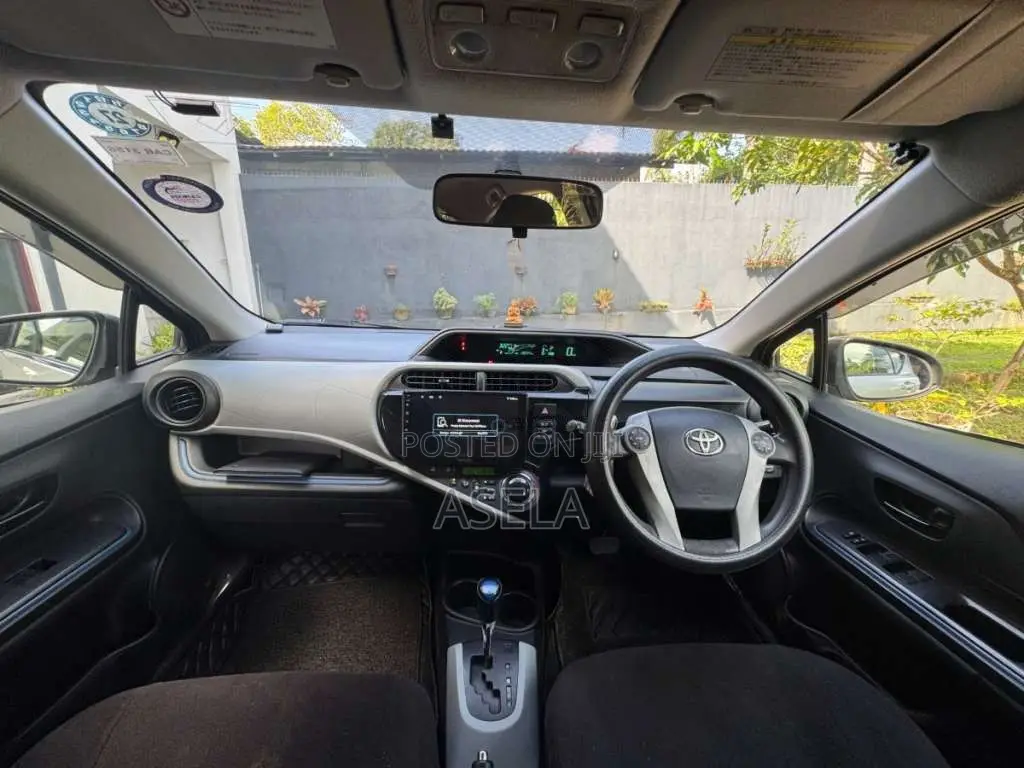 Toyota Aqua 2013 Car (Used)