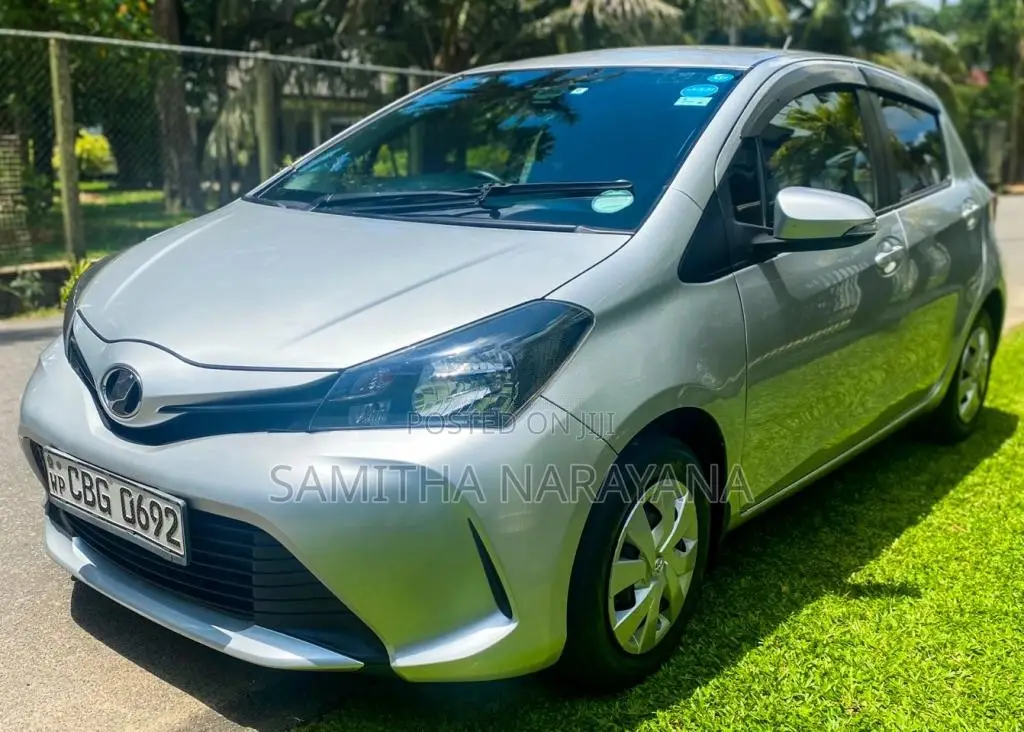 Toyota Vitz 2016 Car (Used)