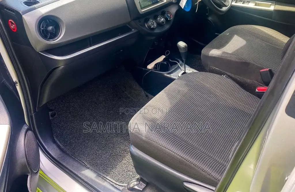Toyota Vitz 2016 Car (Used)